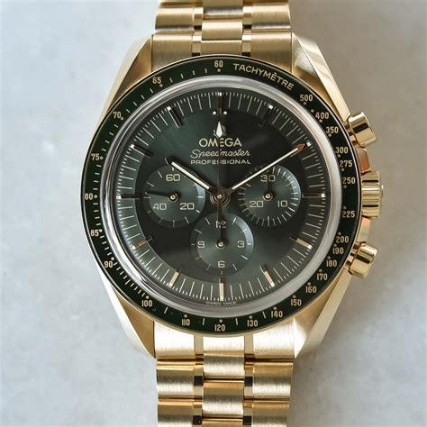 omega speedmaster gold grün|Omega Speedmaster moonwatch green.